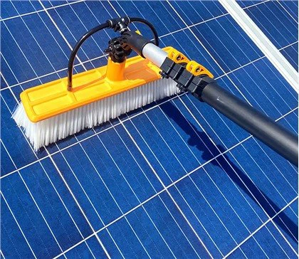 Pen Brws ar gyfer Glanhau Panel Solar